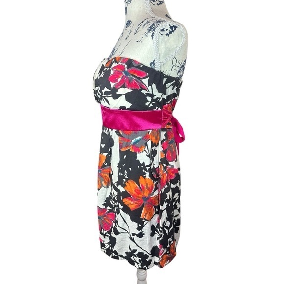 Janice Floral Strapless Dress with Hot Pink Sash – Size Large (G/L) - Picture 2 of 7